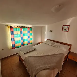 Niko , Trogir Horvátország